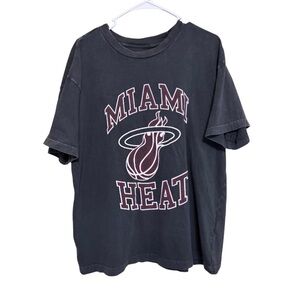 Miami Heat x Abercrombie & Fitch Oversized Graphic Tee – Size M